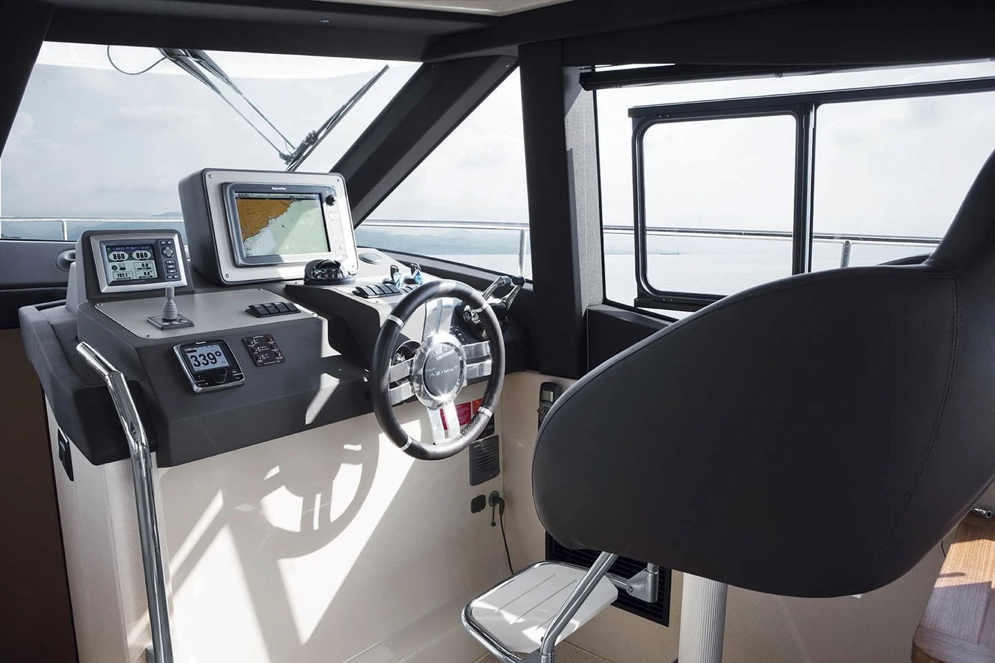 Azimut Magellano 43