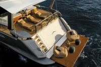 Azimut Grande S10