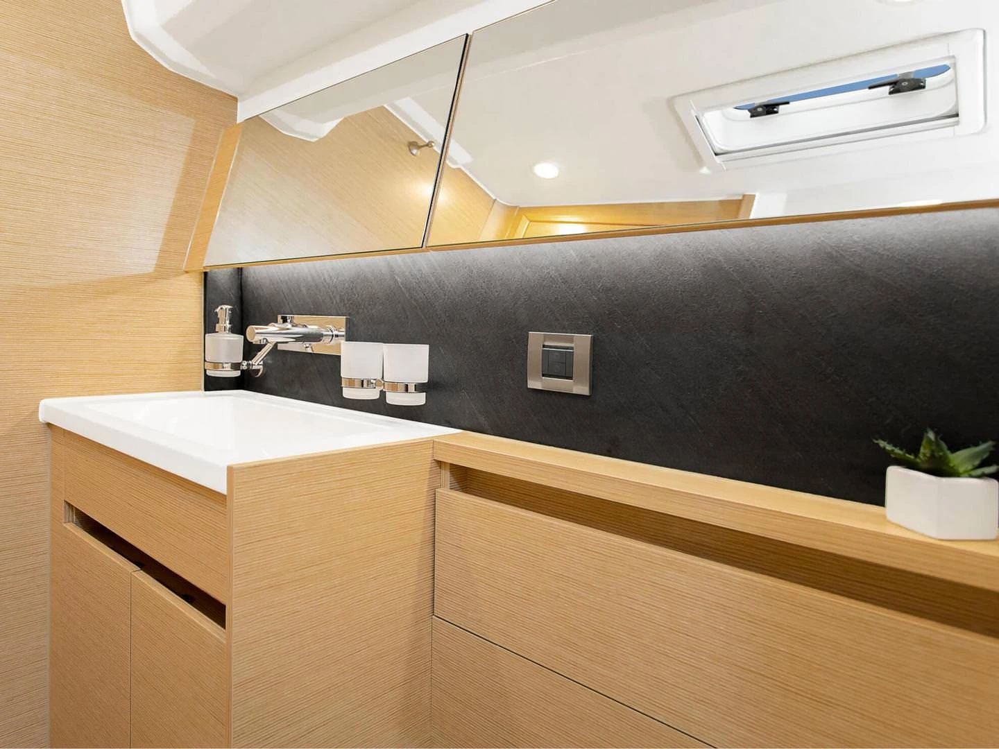 Hanse 508