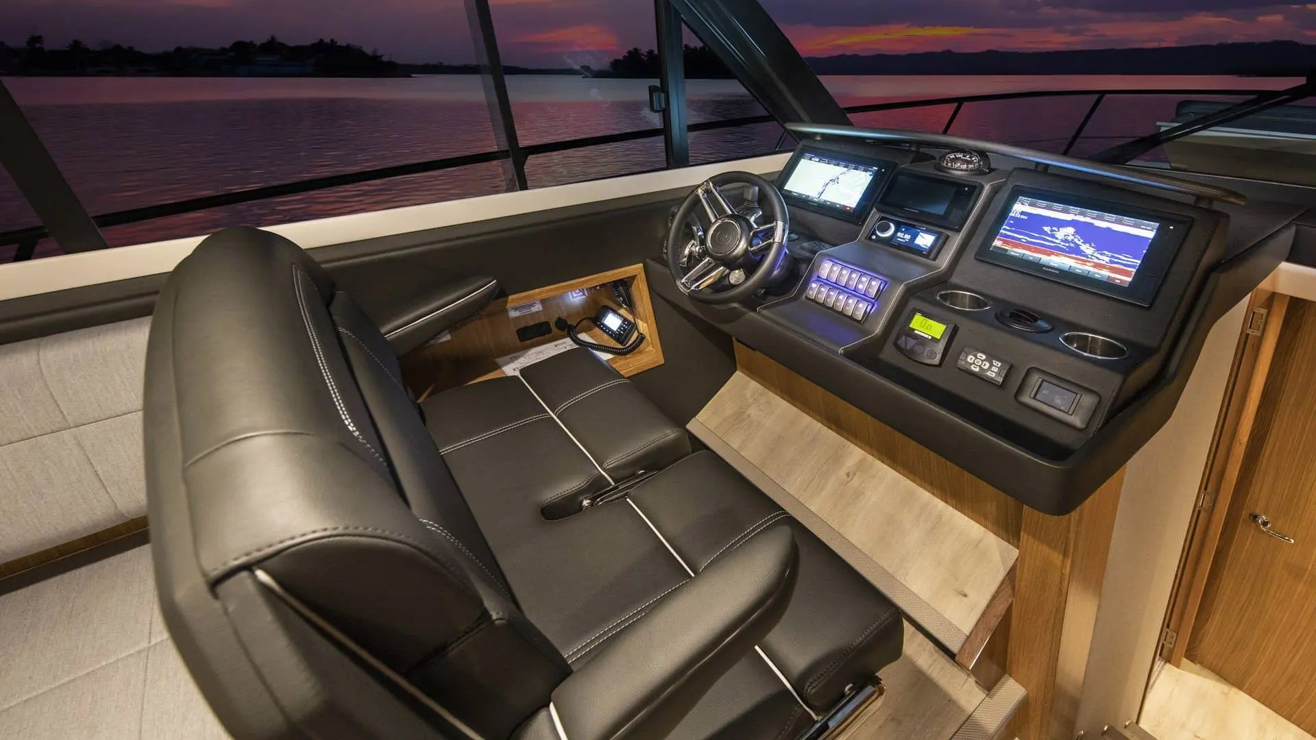 Riviera 39 Open Fly