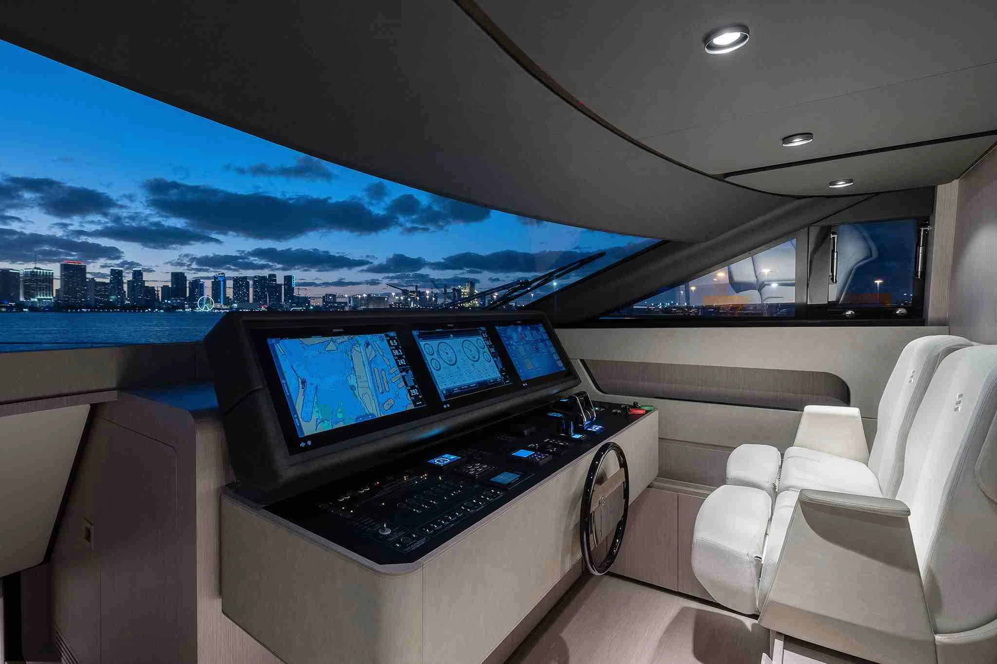 Ferretti 860