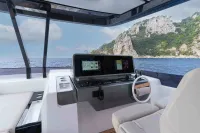 Ferretti 860