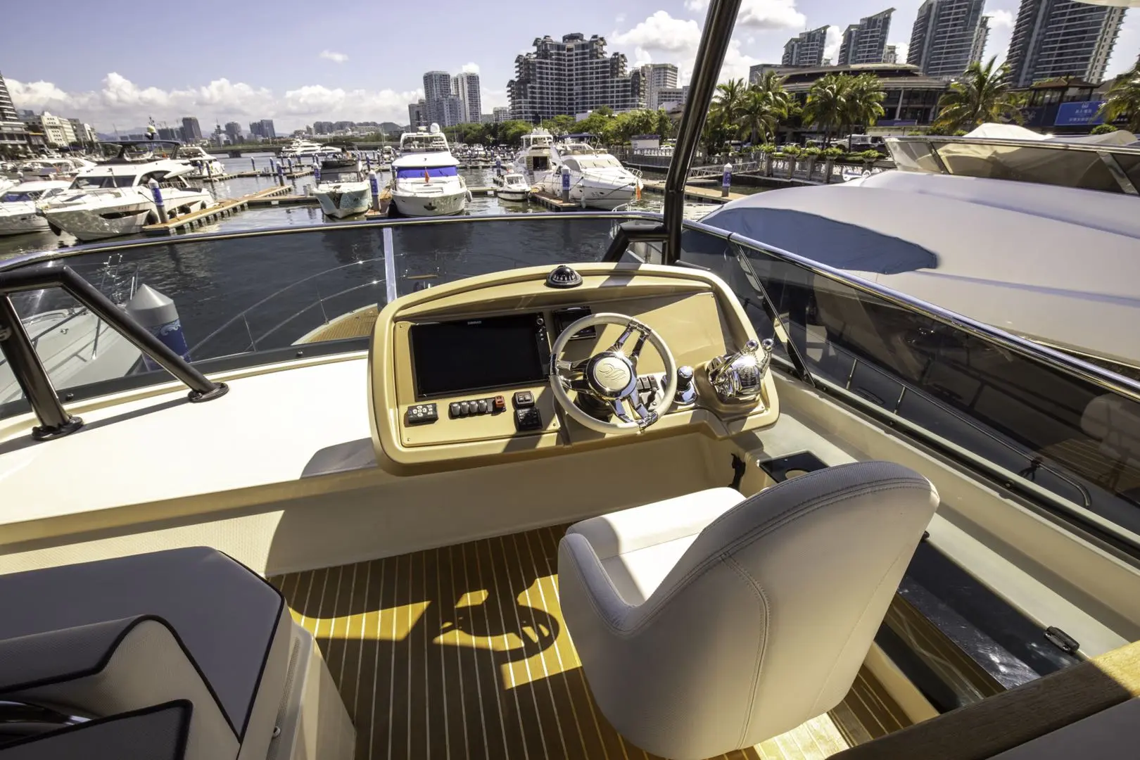 Monte Calor 6 flybridge