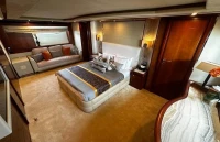 2005 Ferretti Yachts Customline 112