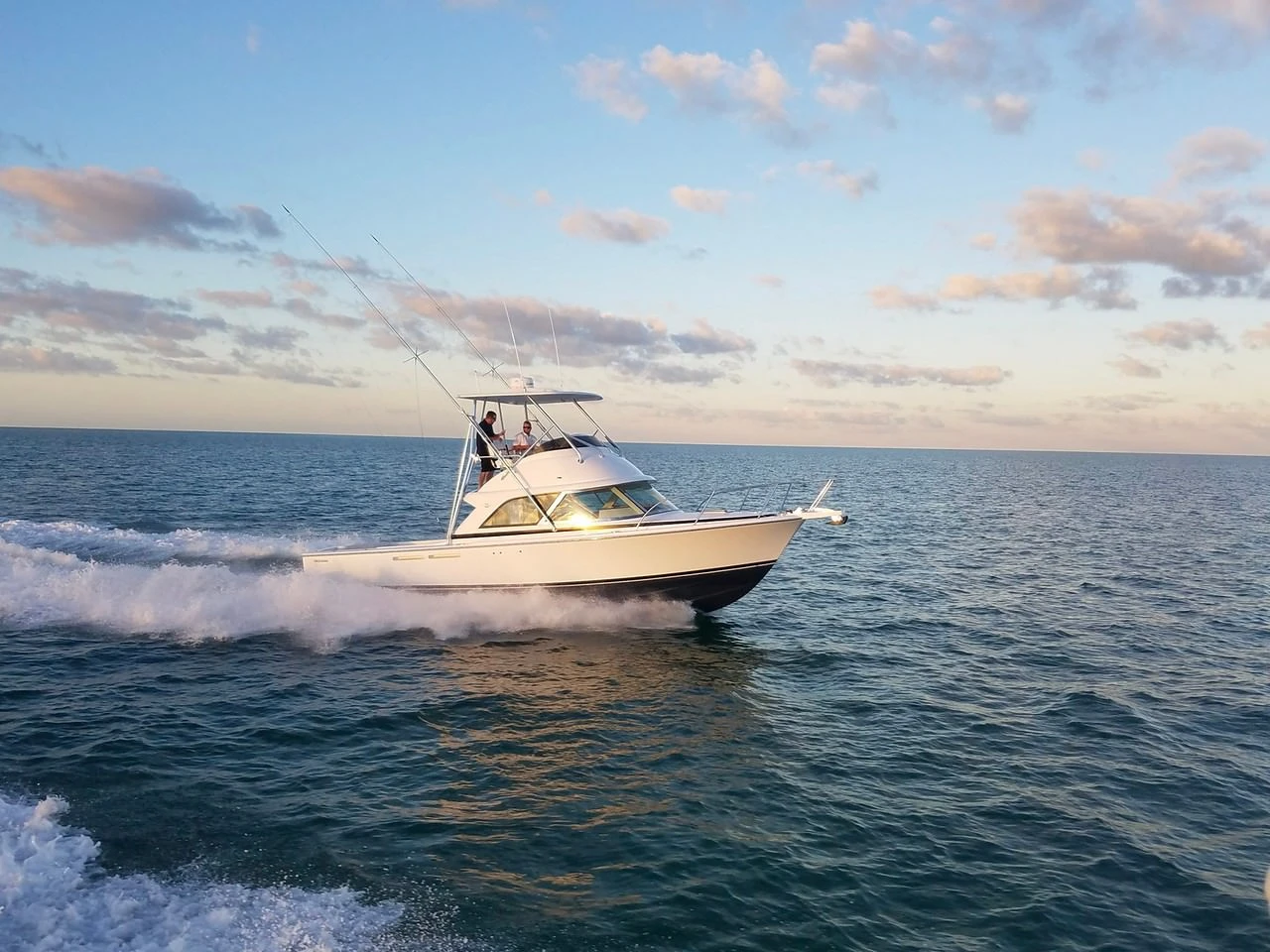 BERTRAM 35 FLYBRIDGE