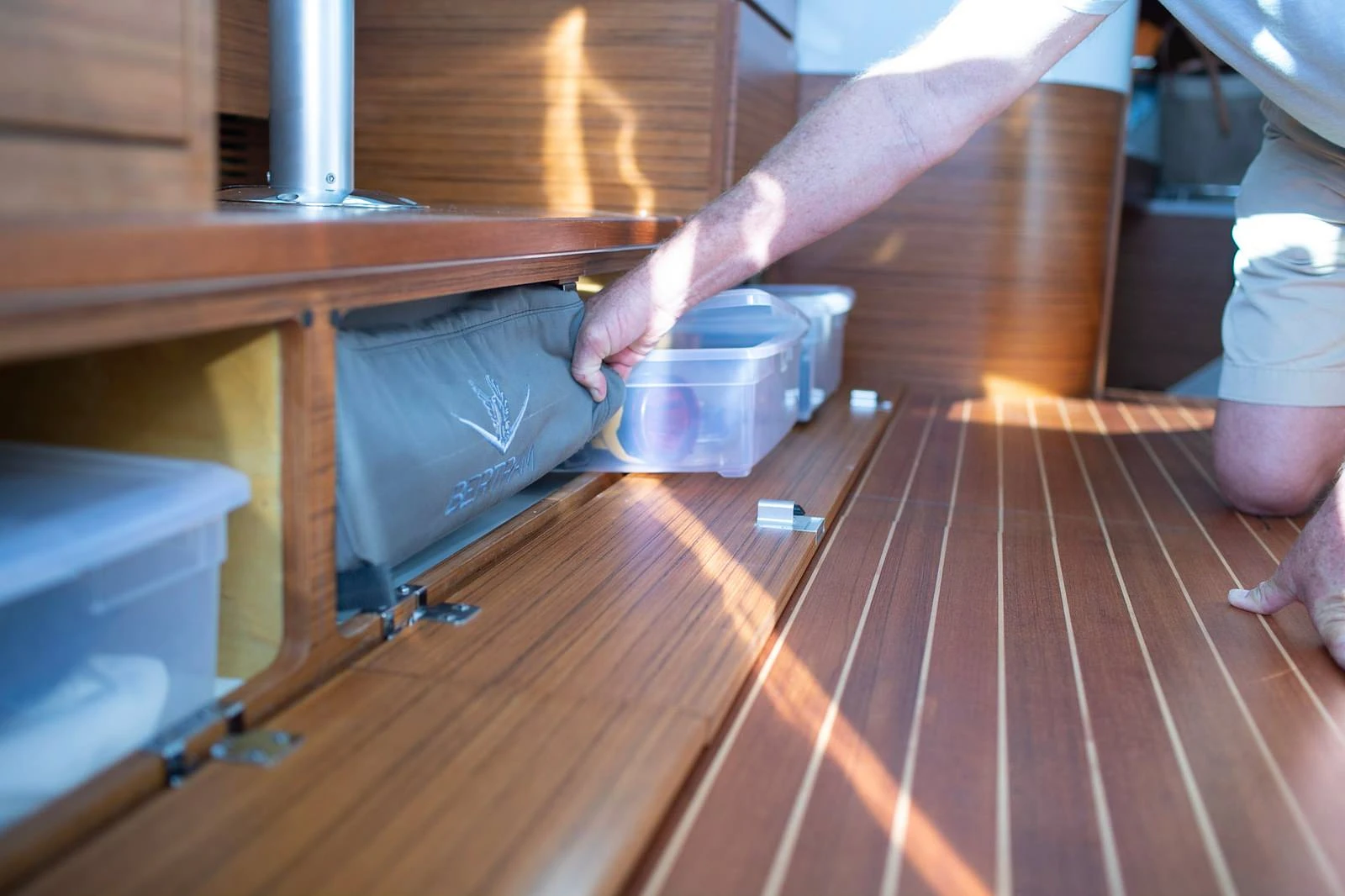 BERTRAM 35 FLYBRIDGE