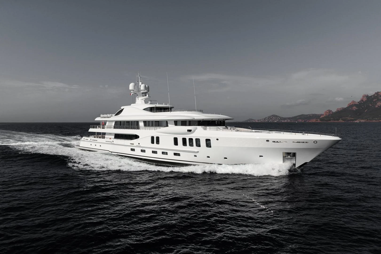 Amels 220 01 yacht