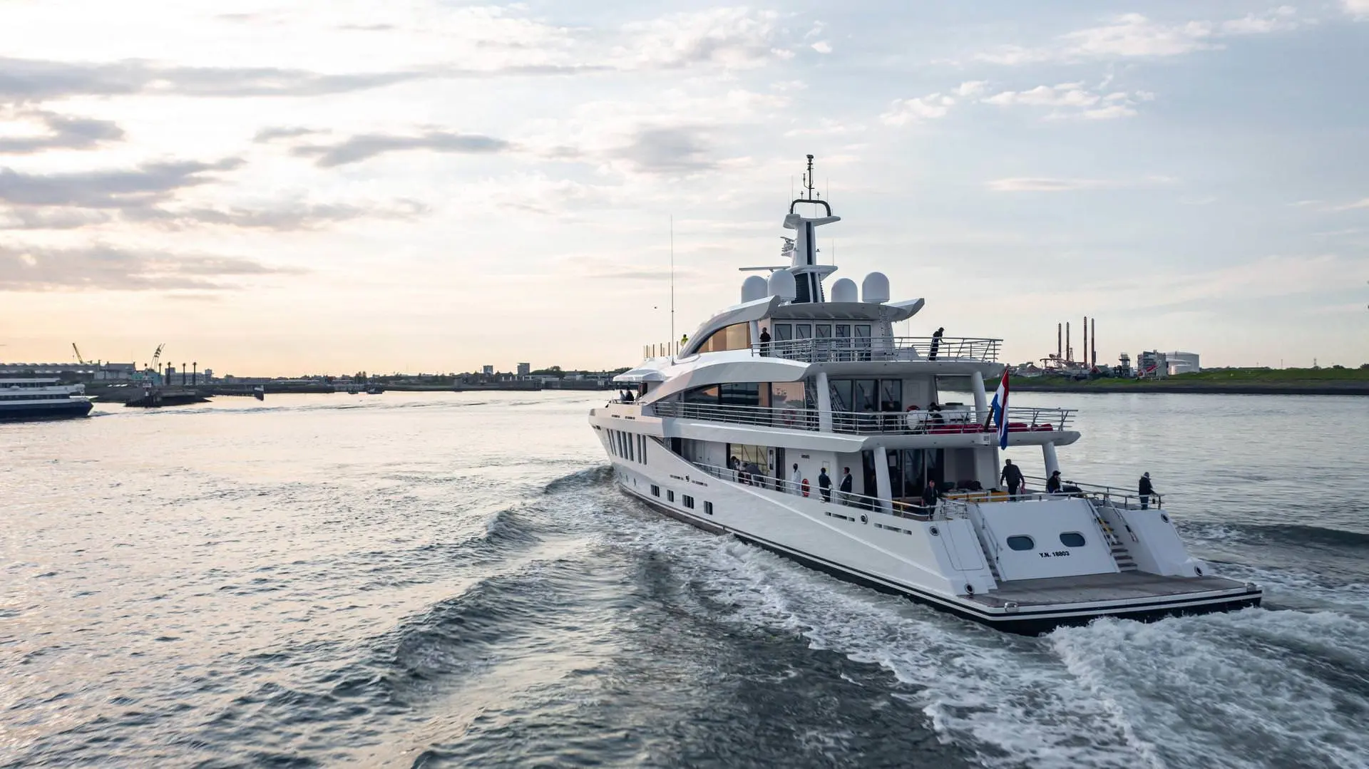 Amels 200 02 yacht