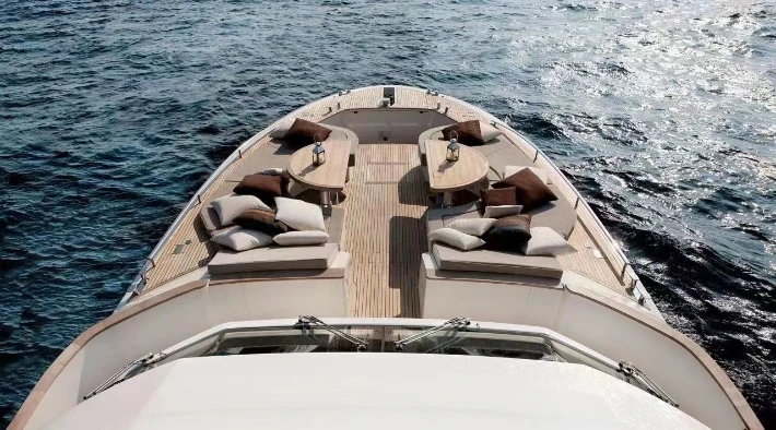 Monte Carlo Yachts 76