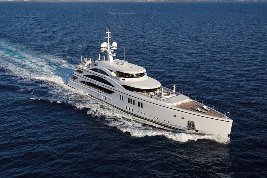 Benetti Mega FB265