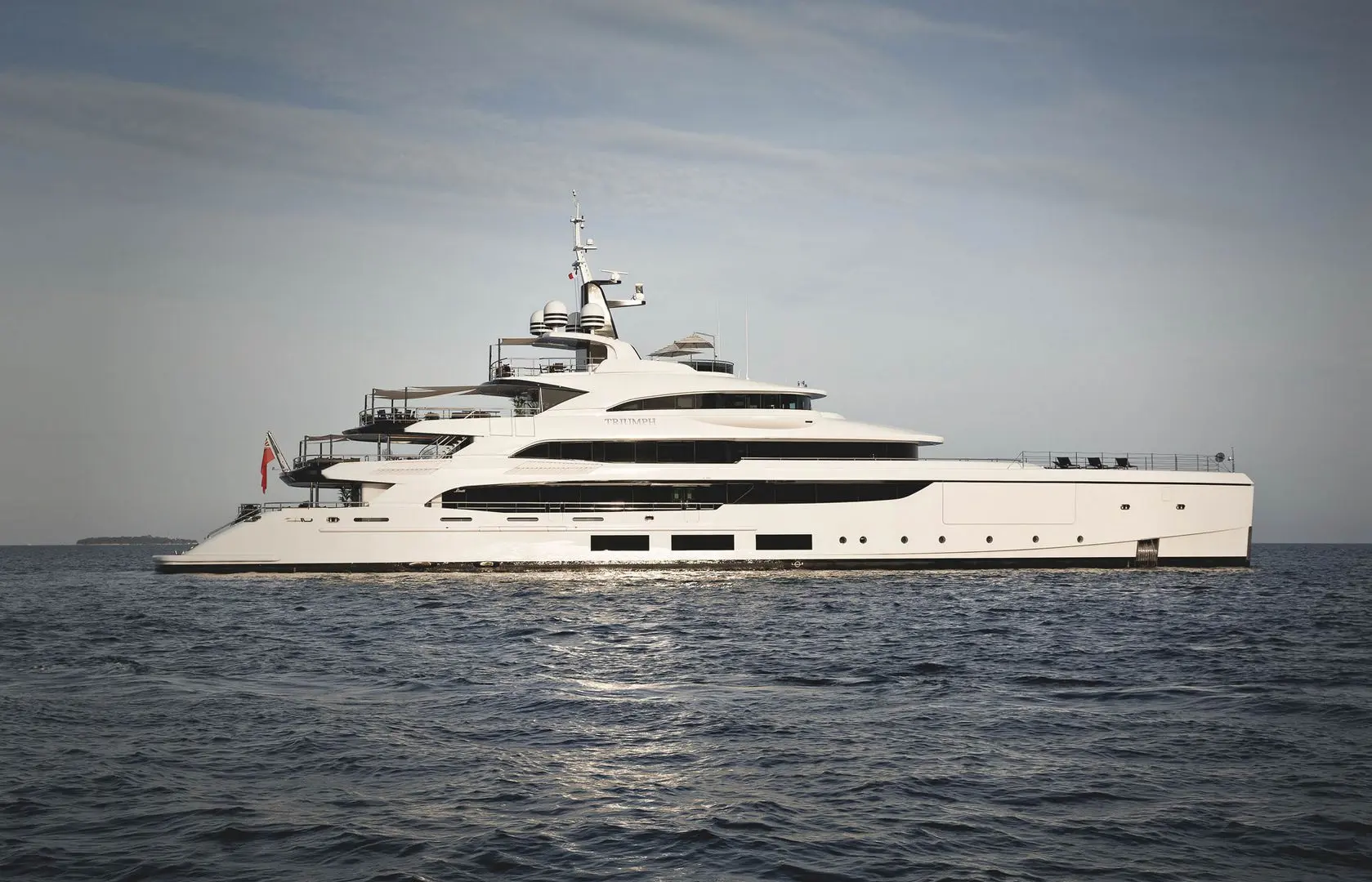 Benetti Mega FB270