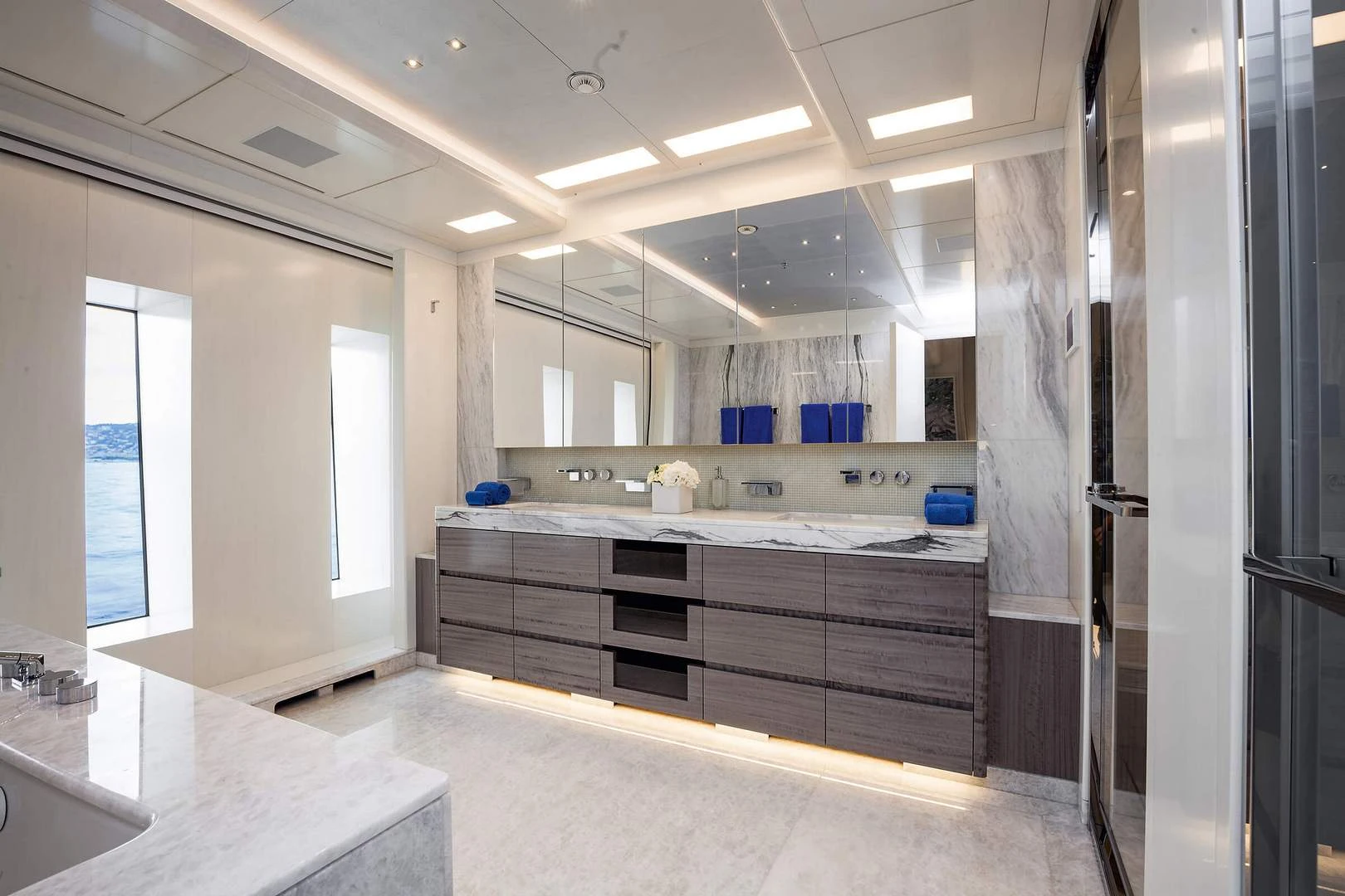 Benetti Mega FB268 M-Y Seasense