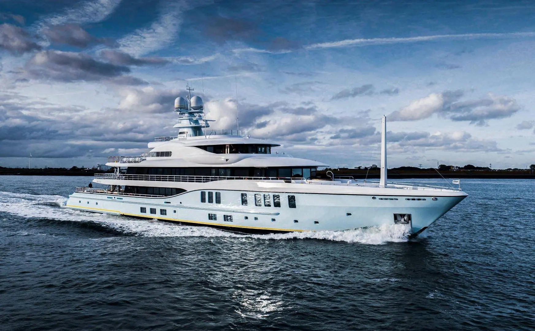Amels 242 06 yacht