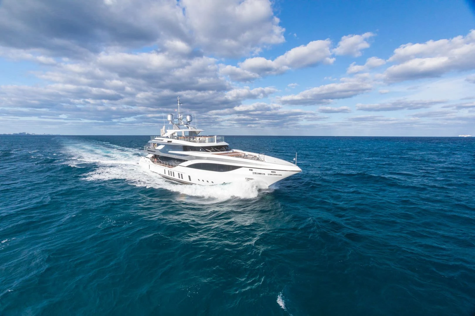 Benetti Mega FB703