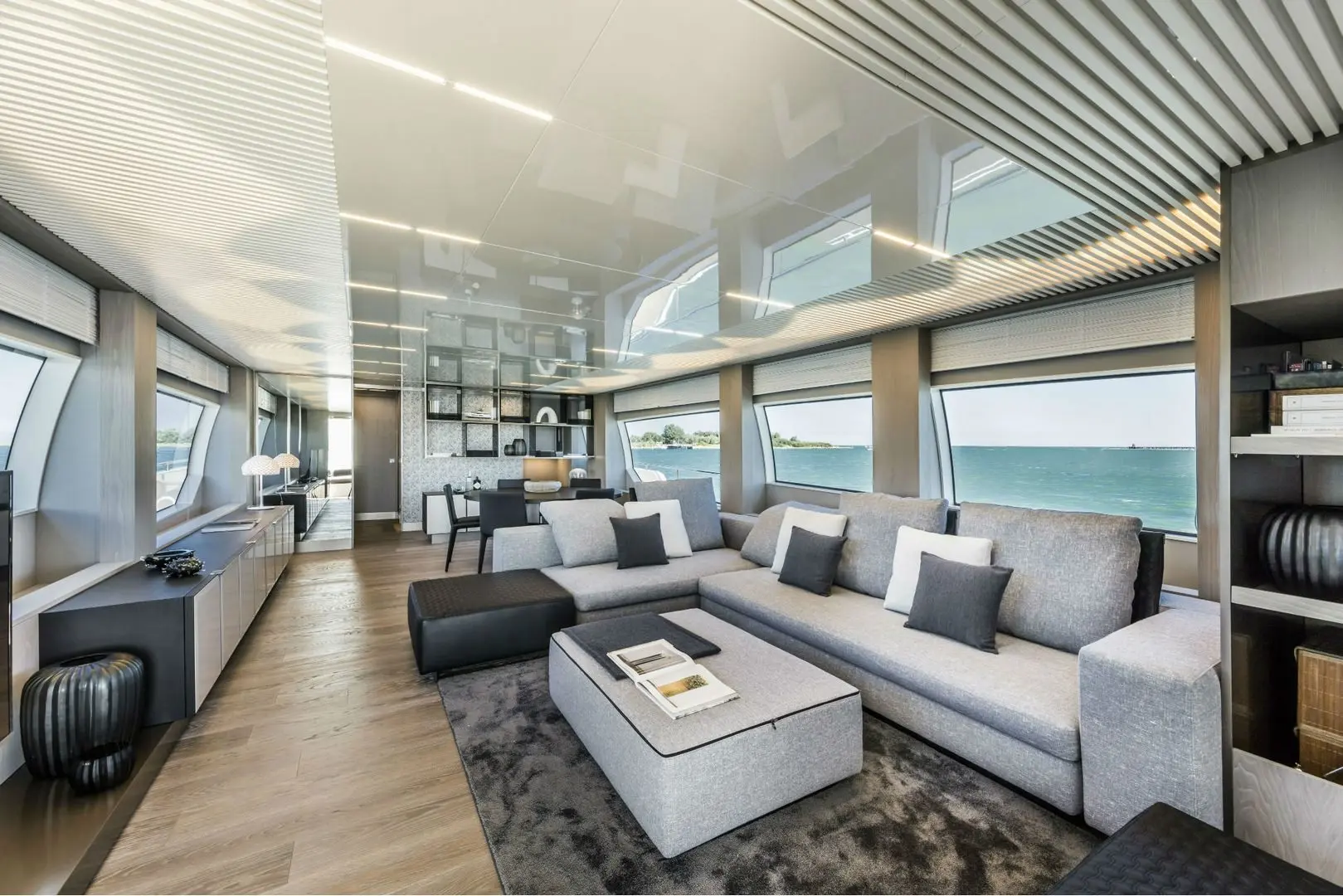 Ferretti  850 1800
