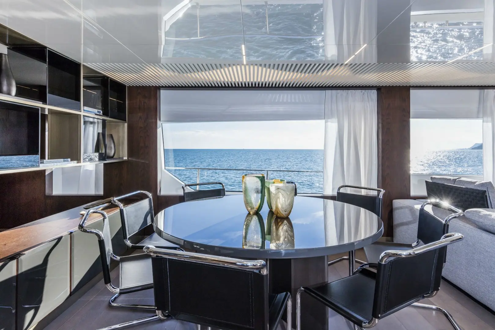 Ferretti  850 1800