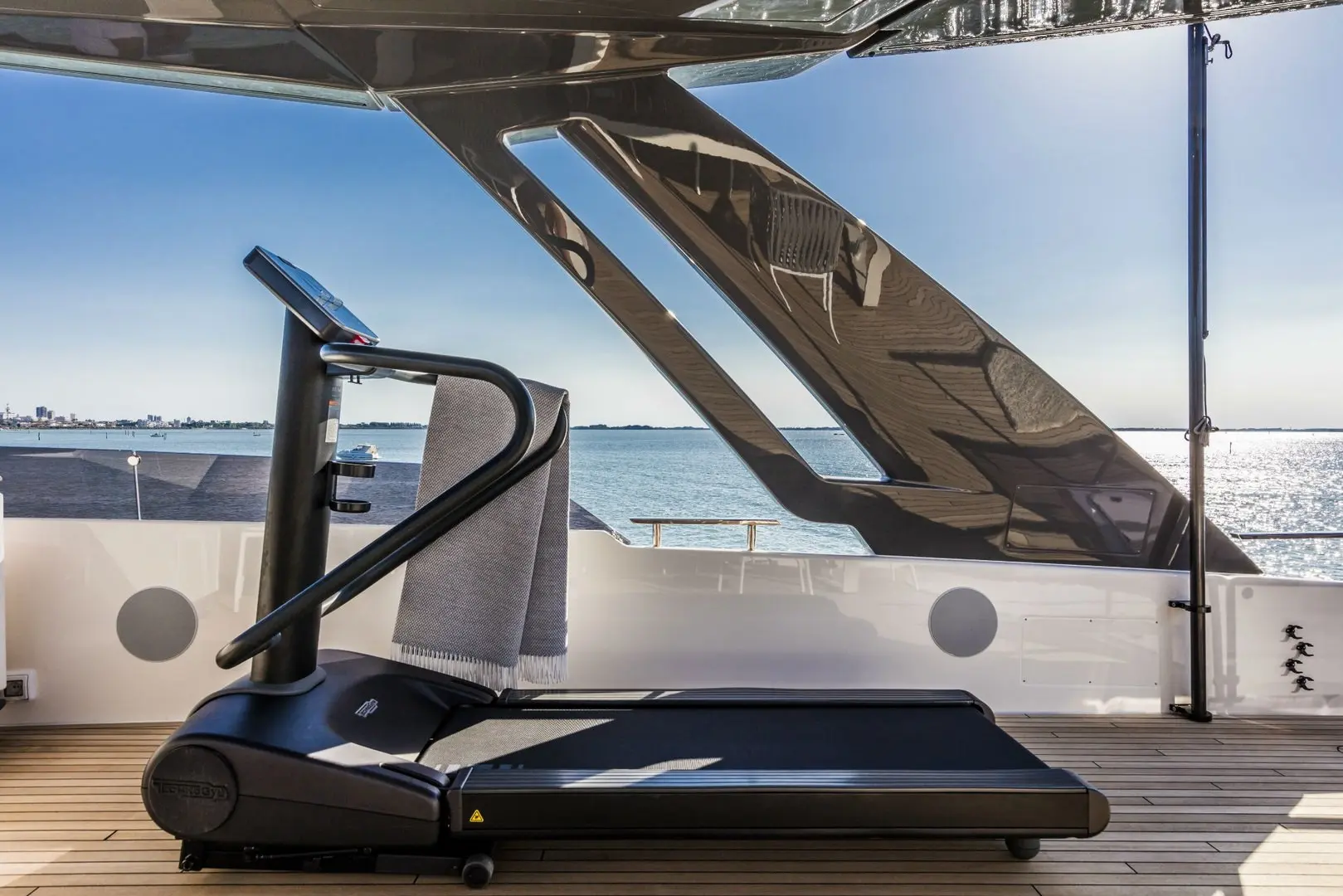 Ferretti 850 1900