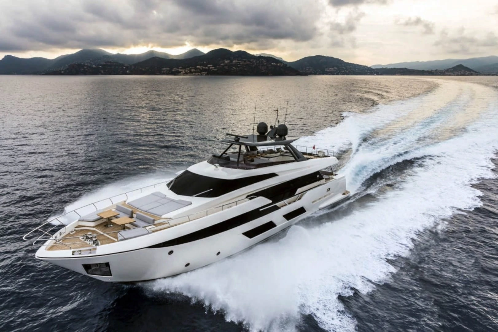 Ferretti  920 2000 M96L