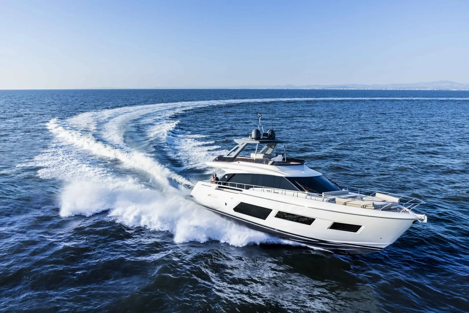  Ferretti 670