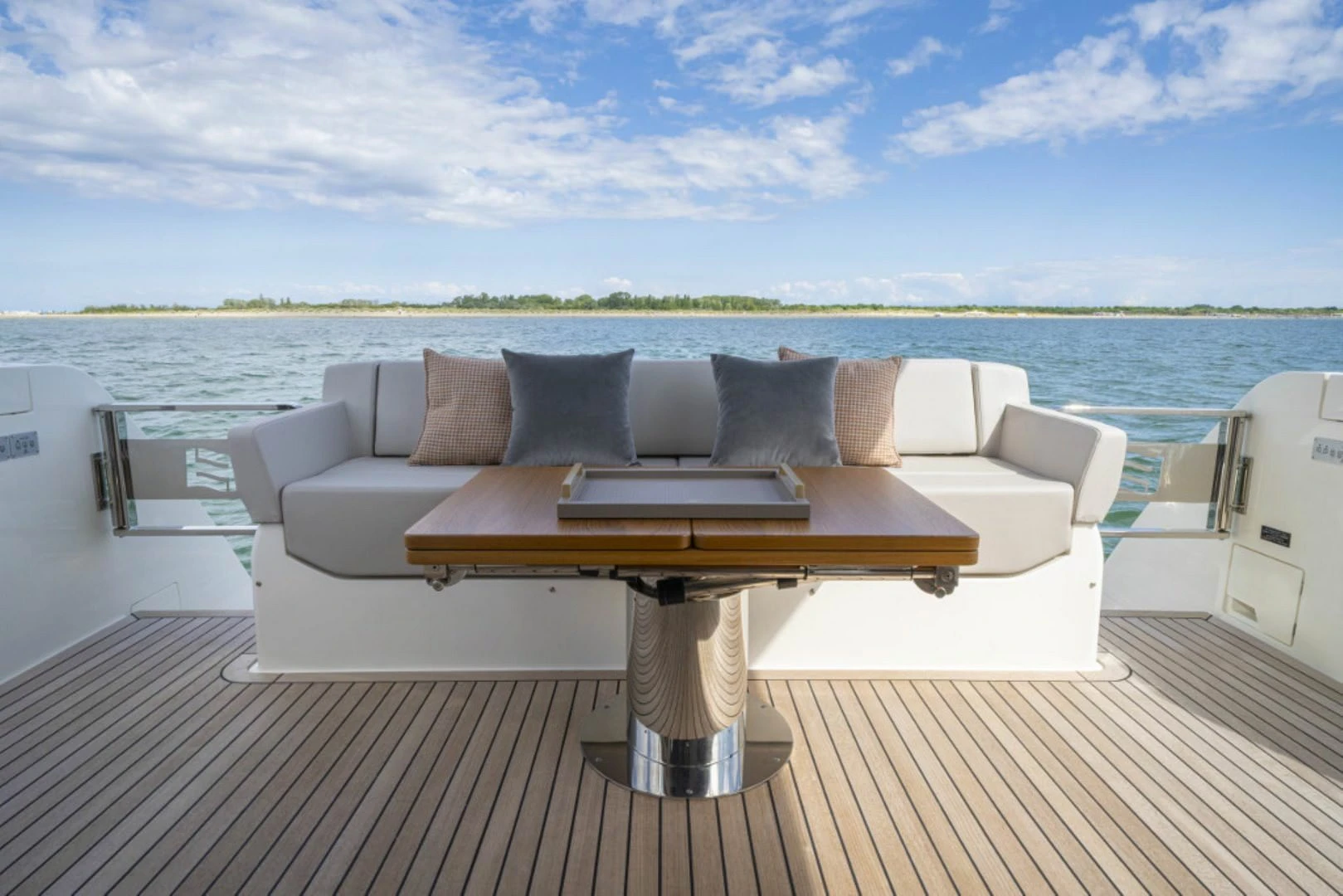 Ferretti 500