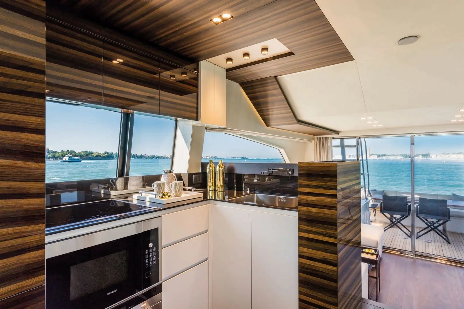 Ferretti 670 1000