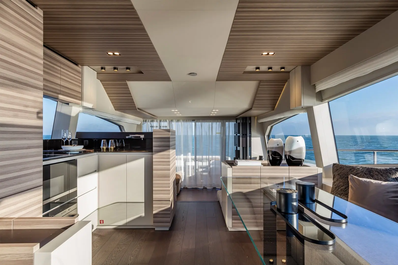  Ferretti 670
