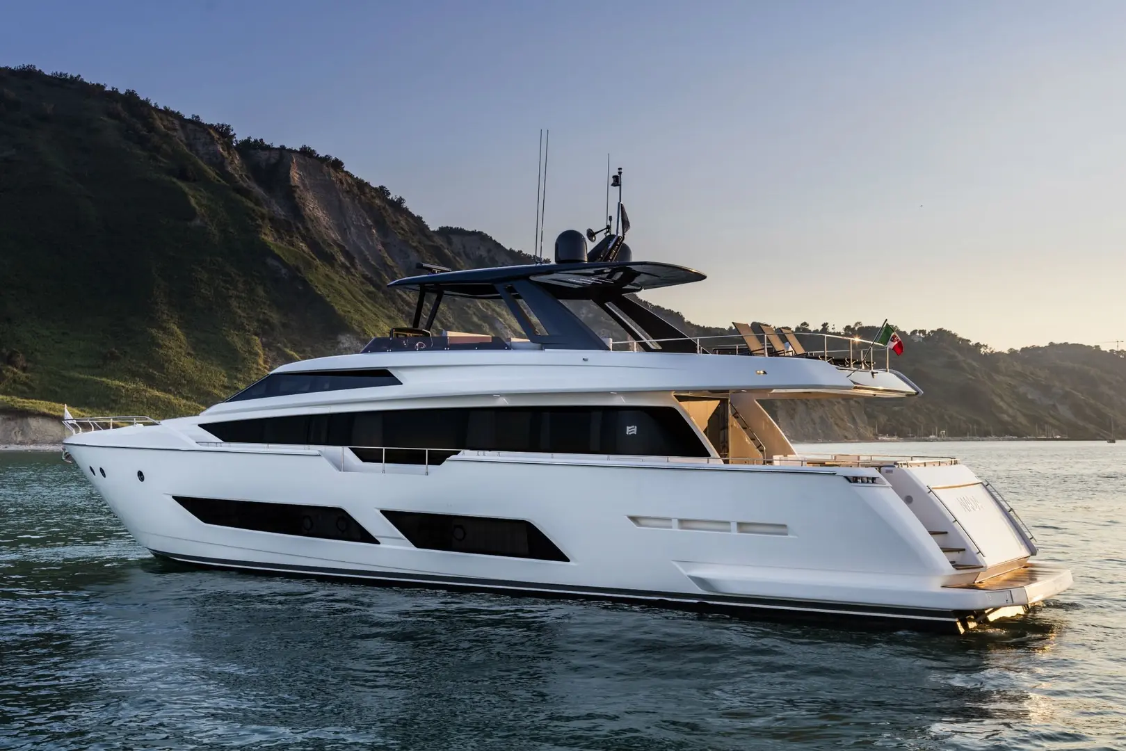 Ferretti 850 1900
