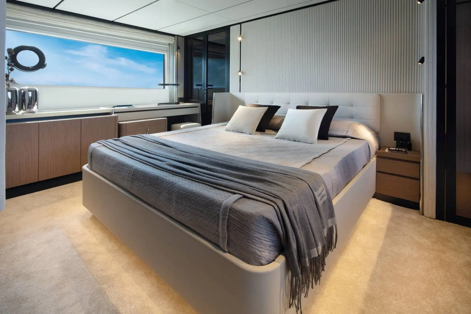 Ferretti 720 1200