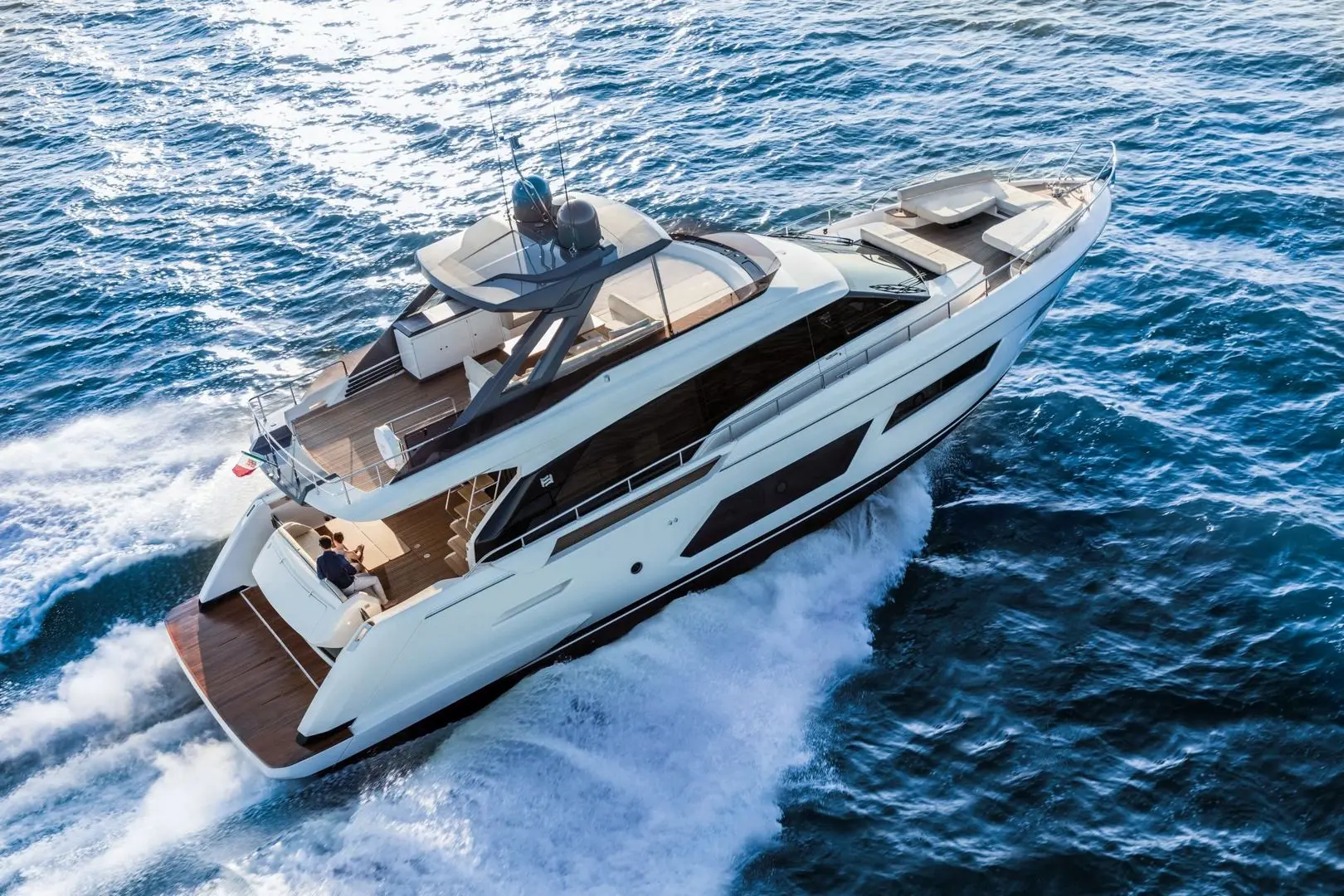 Ferretti 670