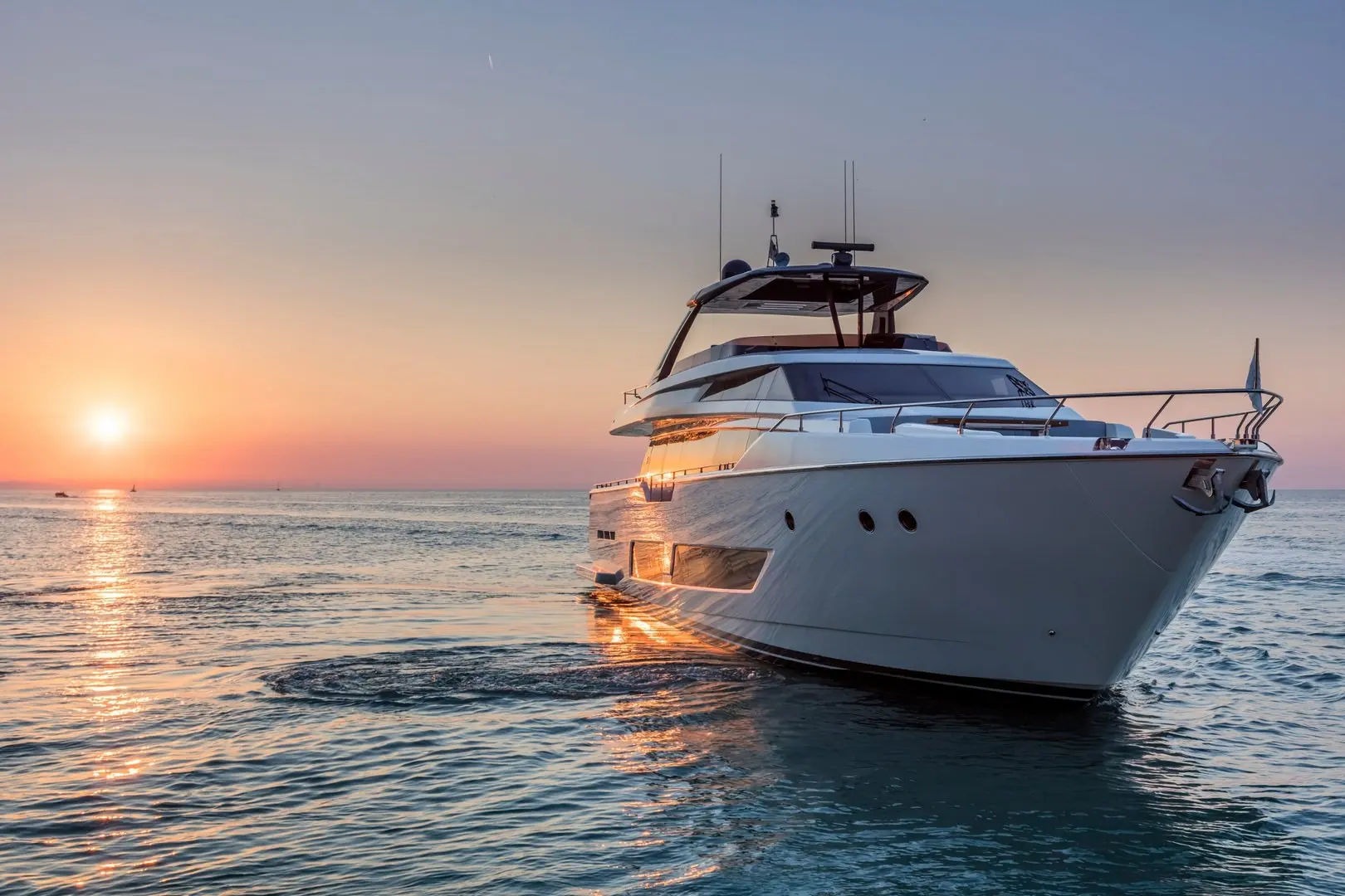 Ferretti 850