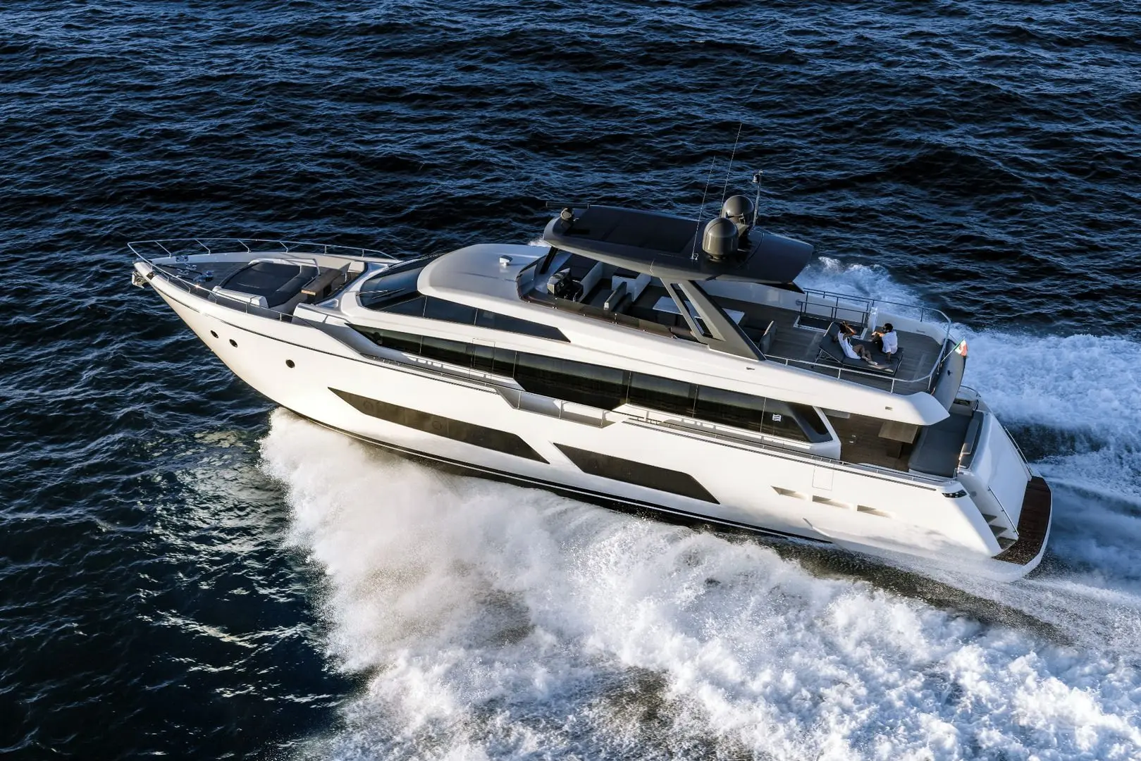 Ferretti 850 1900