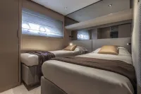 Ferretti  780 1400