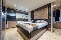  Ferretti 670