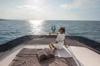 Ferretti 720 1400