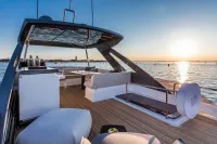  Ferretti 670