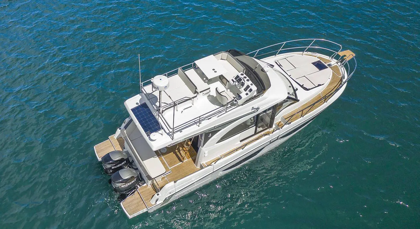 Beneteau Antares 11 flybridge 