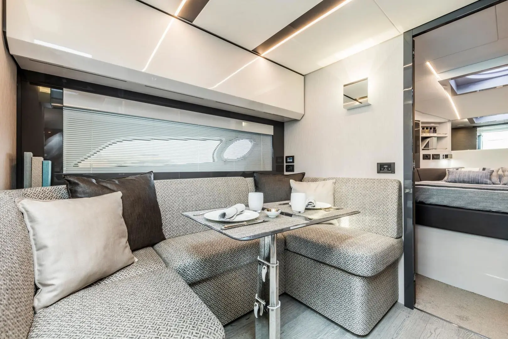 Pershing 5X 
