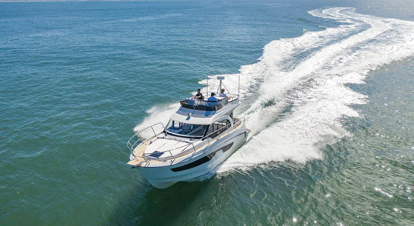 Beneteau Antares 11 flybridge 