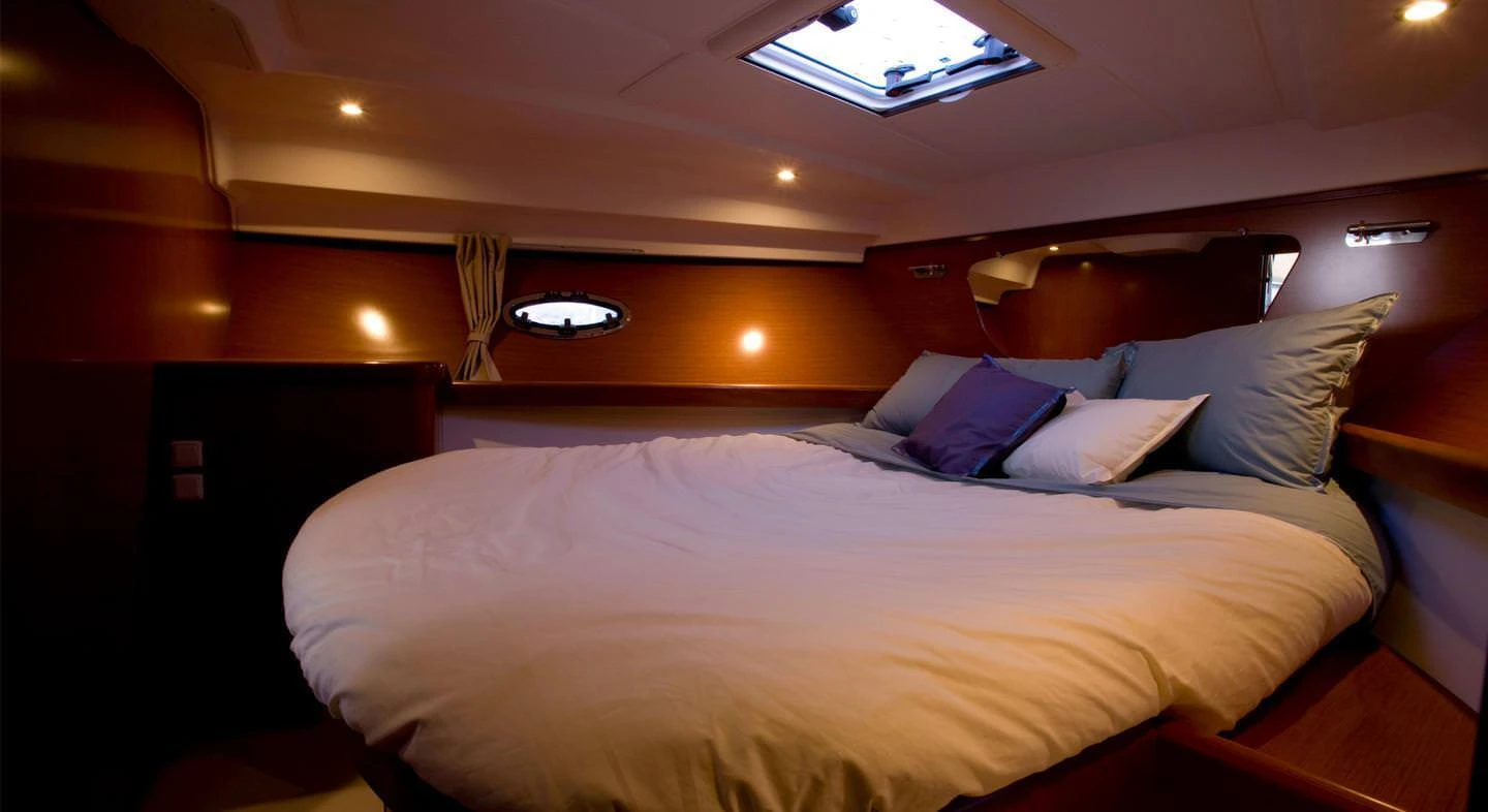Beneteau Antares 36