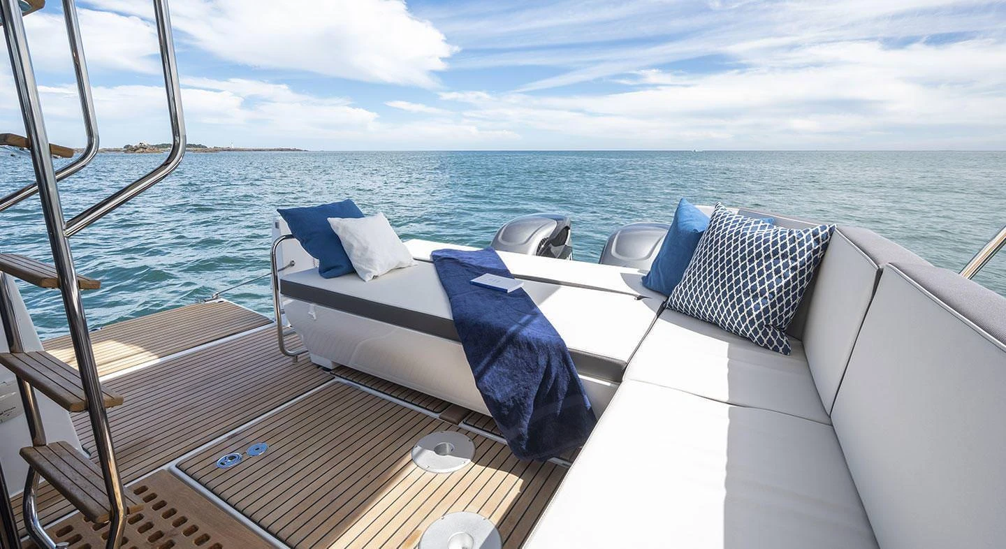 Beneteau Antares 11 flybridge 
