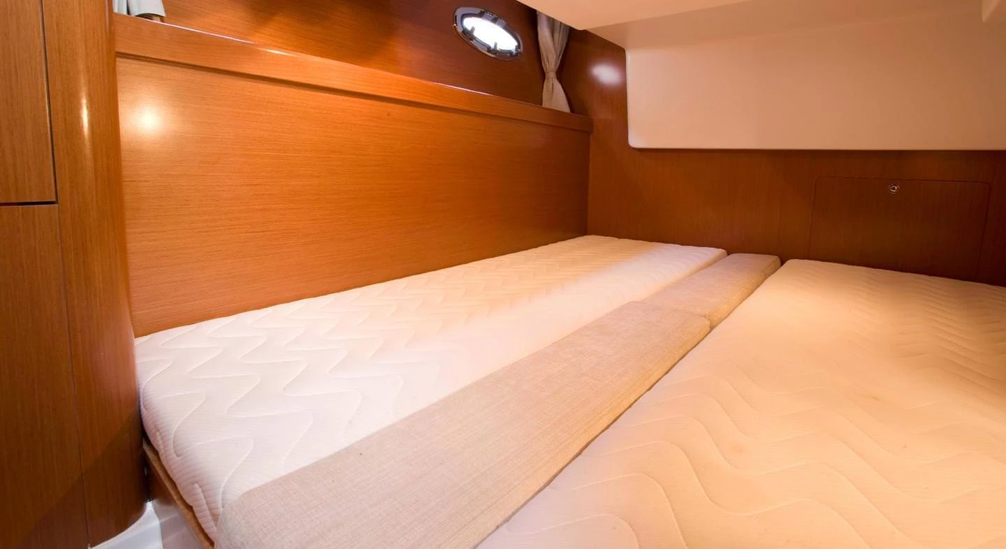 Beneteau Antares 36