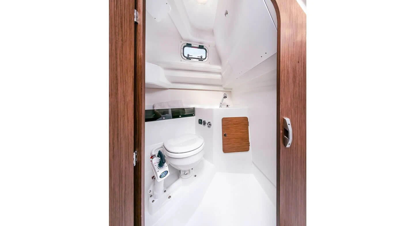 Beneteau Antares 8 Fishing Version