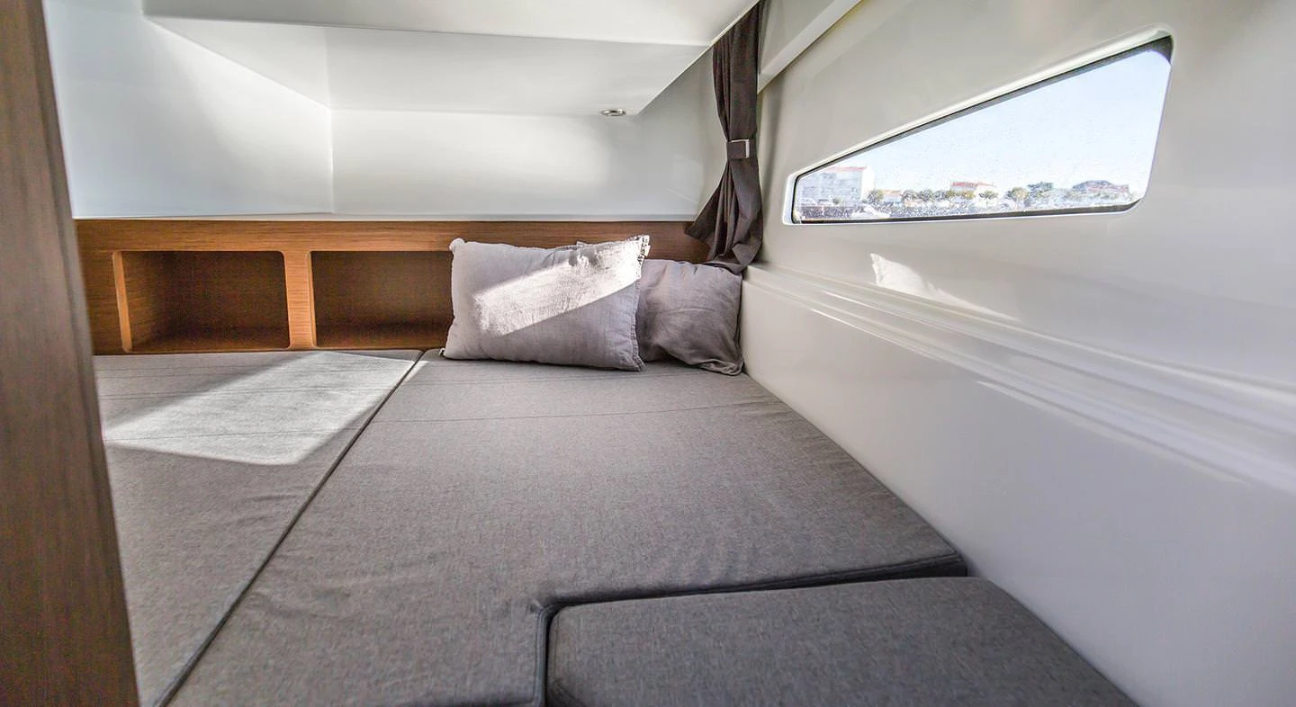 Beneteau Antares 9 OB