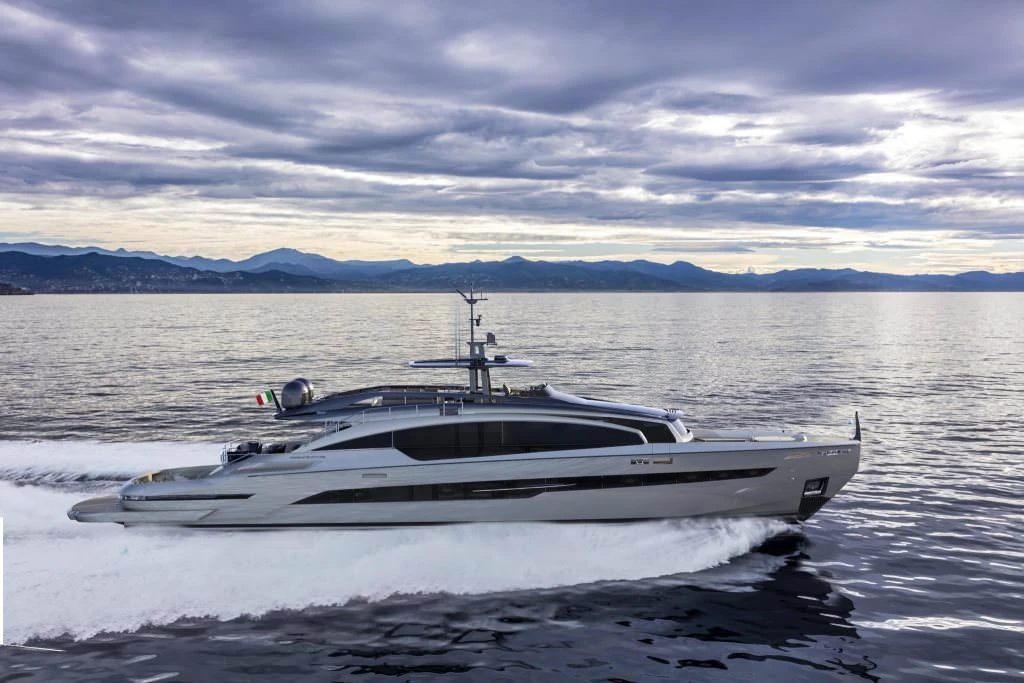 Pershing GTX116 2000
