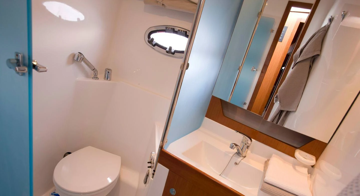 Beneteau Antares 36