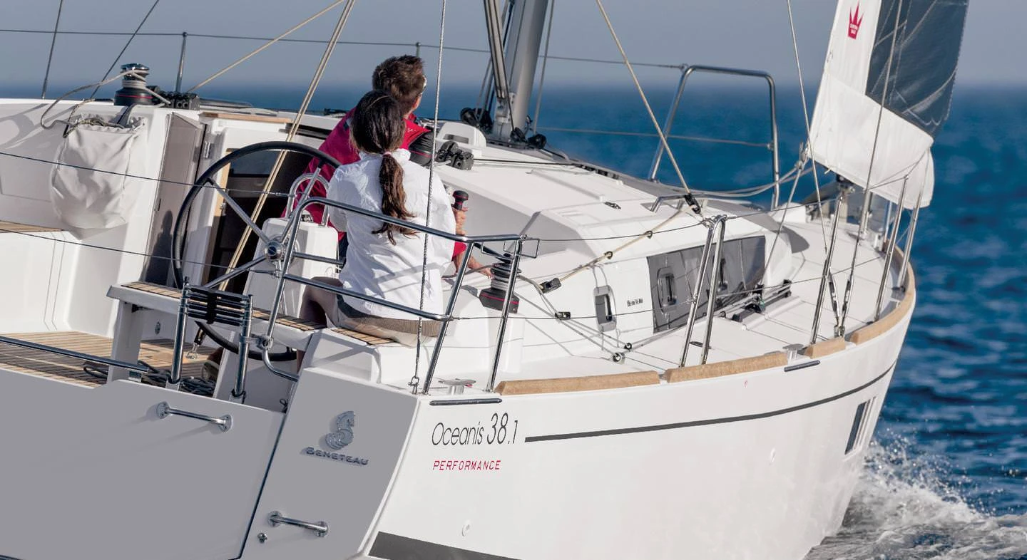 Beneteau Oceanis 38 1