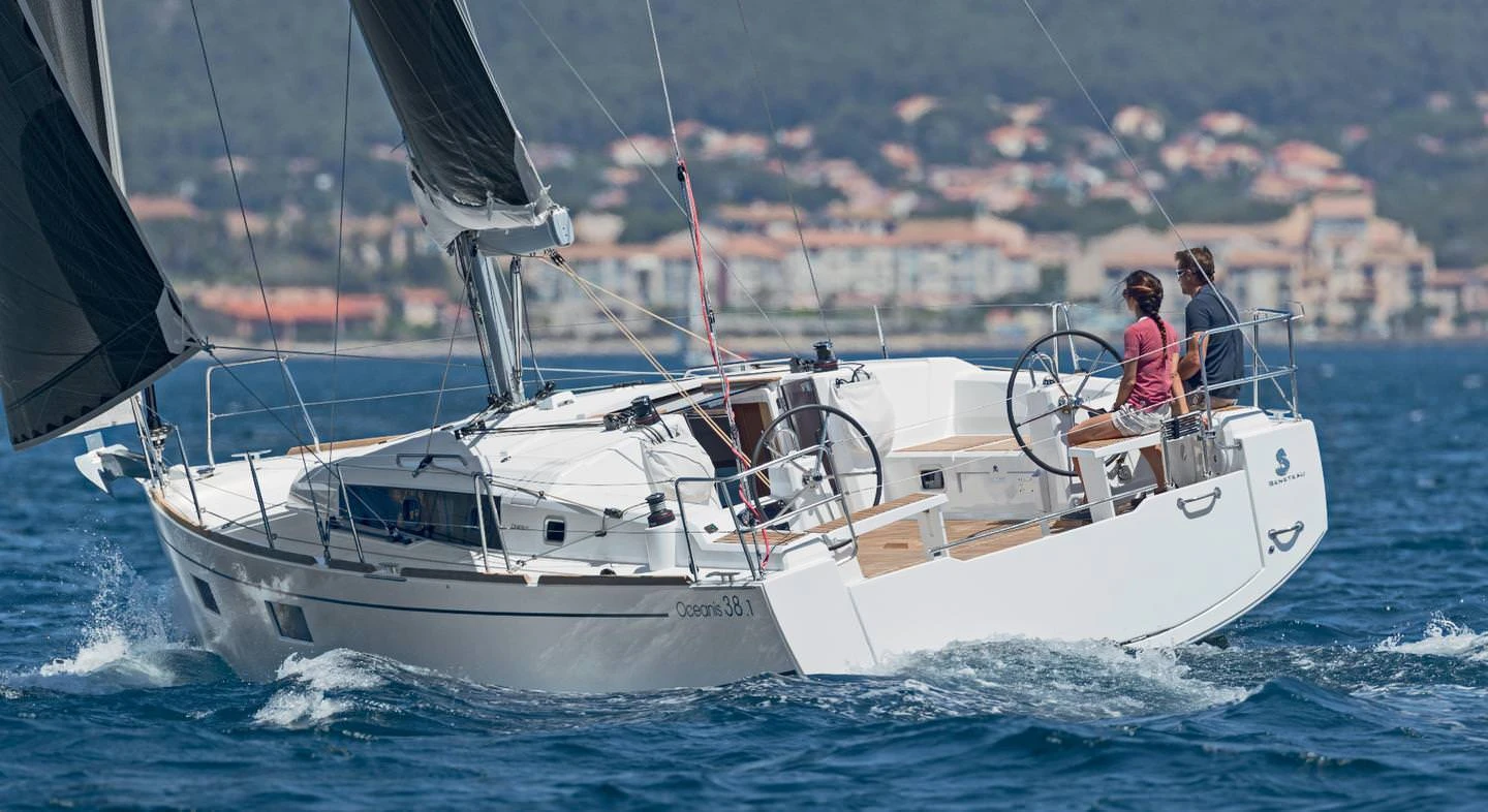 Beneteau Oceanis 38 1
