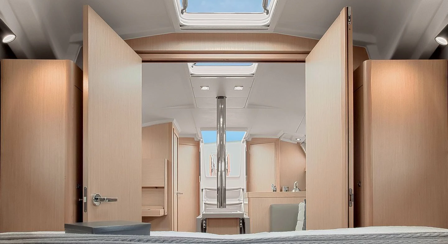 Beneteau Oceanis 38 1