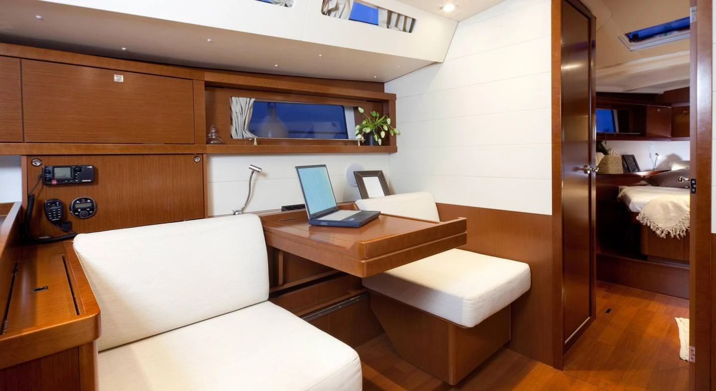 Beneteau Oceanis 48
