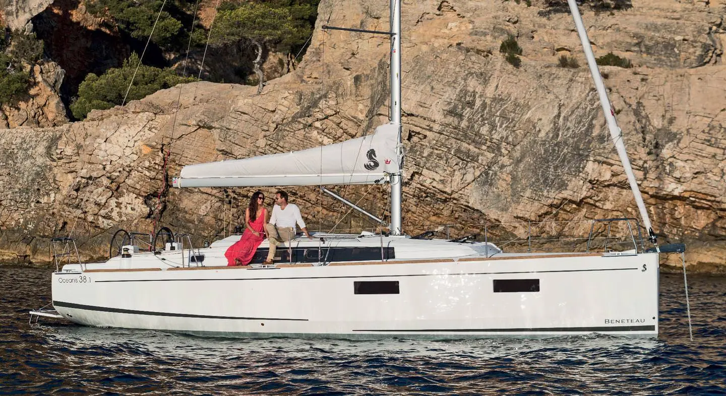 Beneteau Oceanis 38 1